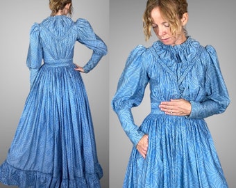 1900s Day Dress, Antique Victorian Edwardian Blue White Leaf Print Cotton Sateen Prairie Workwear Dress, XXS