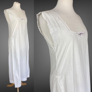 Edwardian Night Dress, Antique 1910s Nightgown, White Embroidered Cotton Nightwear w Purple Ribbon Tie, Made in France, S M image 2