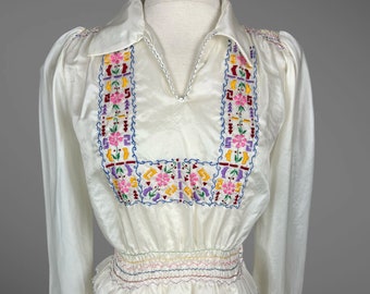 Vintage 1940s Embroidered Peasant Blouse, 40s Parachute Blouse, Hungarian Blouse Hippie Boho Top, Excellent