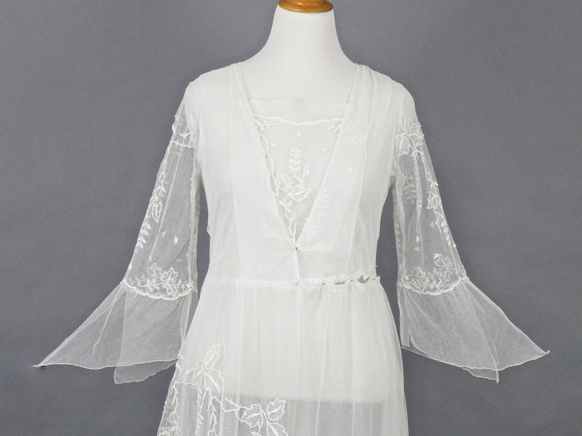 net lace gown