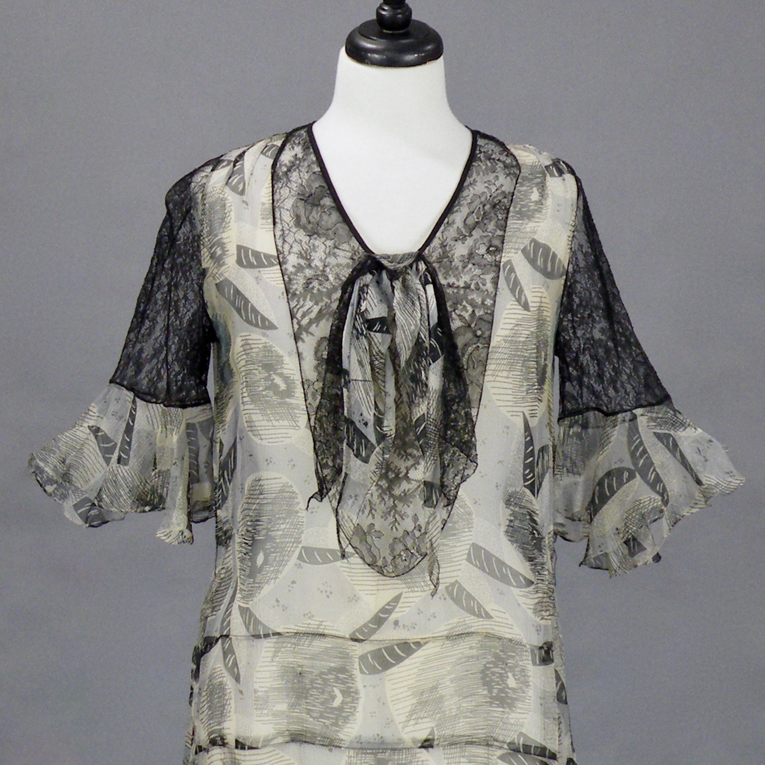 Vintage 1930s Dress, 30s Dress, Gray Silk Chiffon Graphic Print 1930s ...