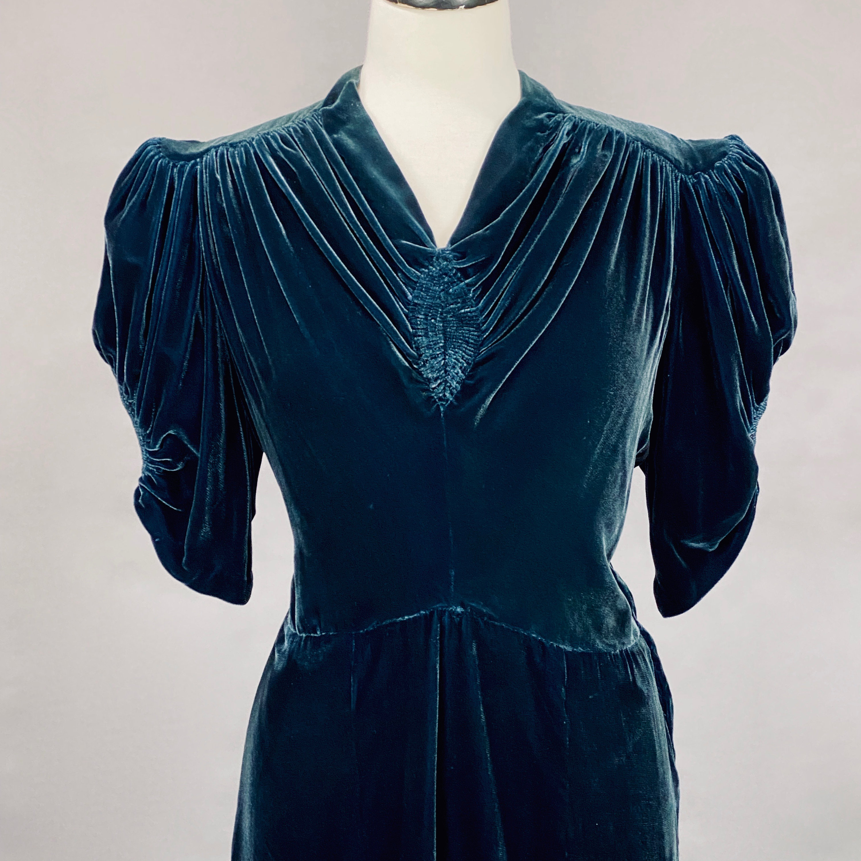 Vintage 1940s Dark Peacock Blue Silk Velvet Dress, 40s Ruched Puff ...