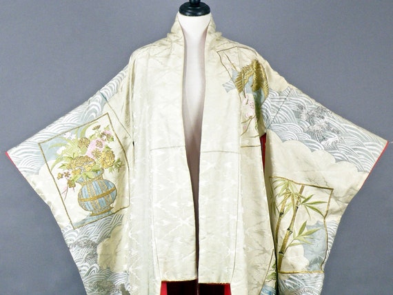 Vintage Japanese Uchikake Wedding Kimono with Met… - image 5