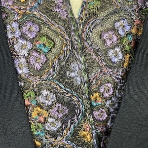 1900s Edwardian Silk Floss Embroidered Net Lace Blouse Antique Walking Bodice, 25 Waist