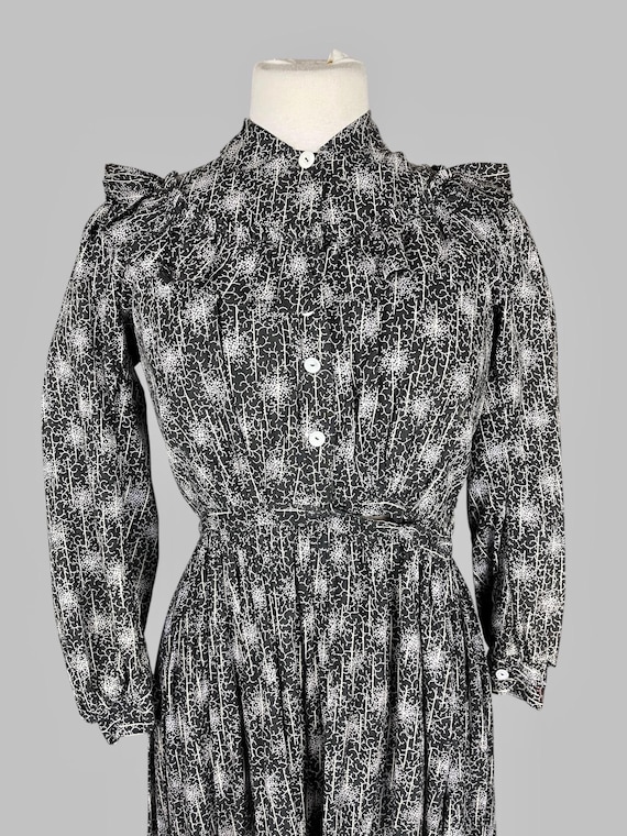 Antique Calico Dress, 1900s Edwardian Cotton Prairie Dress, Primitive Pioneer Dress. Medium
