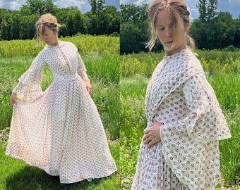Rare 1850s Victorian Dress Antique Rosebud Print Cotton Fan Front Gown Tiered Pagoda Sleeves XS 25 Waist
