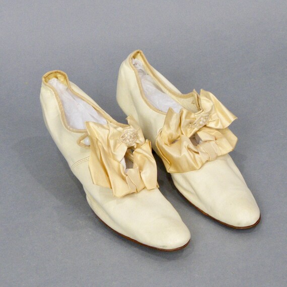 Antique 1900s Edwardian Cream Kid Leather Beaded S