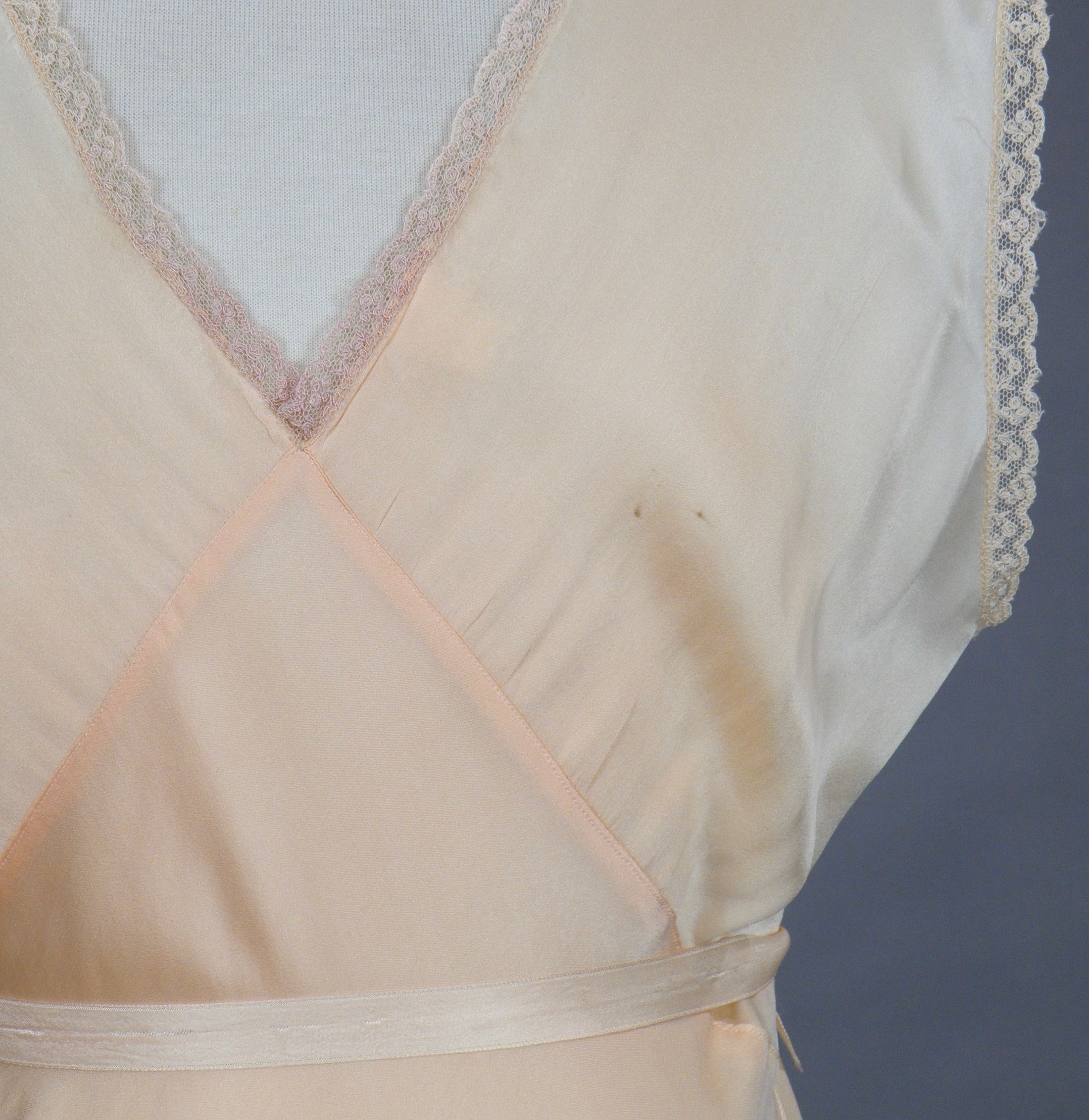1930s Bias Cut Nightgown, Vintage 30s Lingerie, Peach 1930s Silk ...