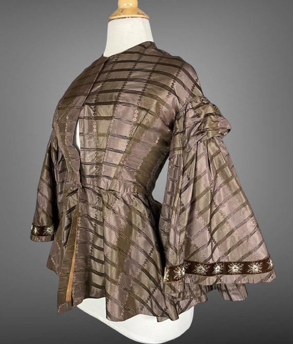 1860s Victorian Pagoda Sleeve Silk Bodice, Antiqu… - image 3