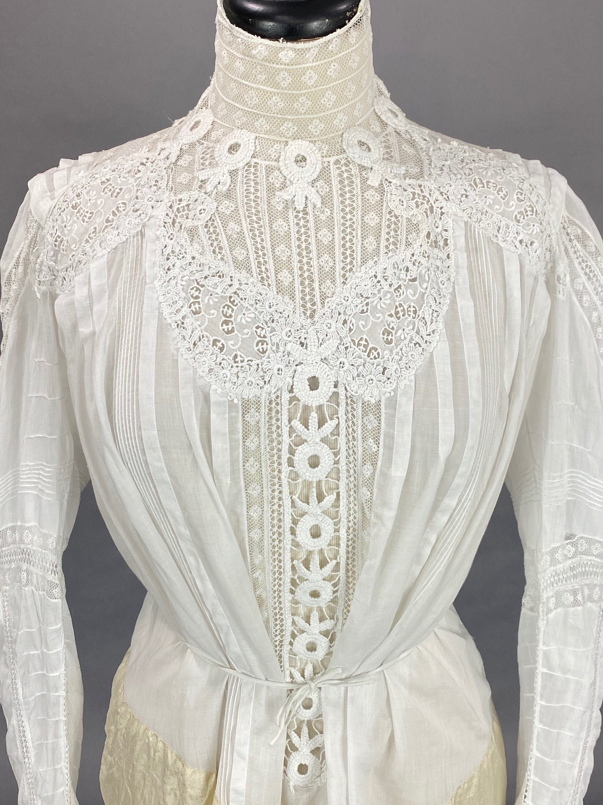 1900s 1910s Mixed Lace White Cotton Blouse, Antique 1900s 1910s Mixed Lace White Cotton Blouse, Antique