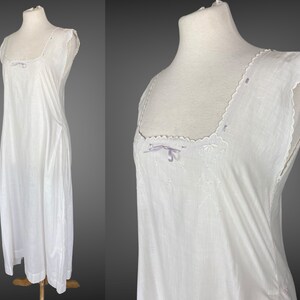 Edwardian Night Dress, Antique 1910s Nightgown, White Embroidered Cotton Nightwear w Purple Ribbon Tie, Made in France, S M image 4