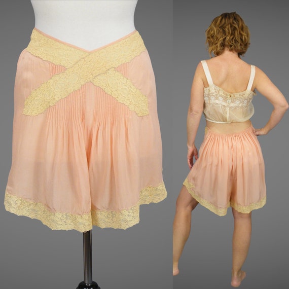 Vintage 1920s Tap Pants, 20s Lace Trim Pink Silk Step-In Drawers, Antique Bloomers Underwear, 26 - 36 Waist S - M - M/L
