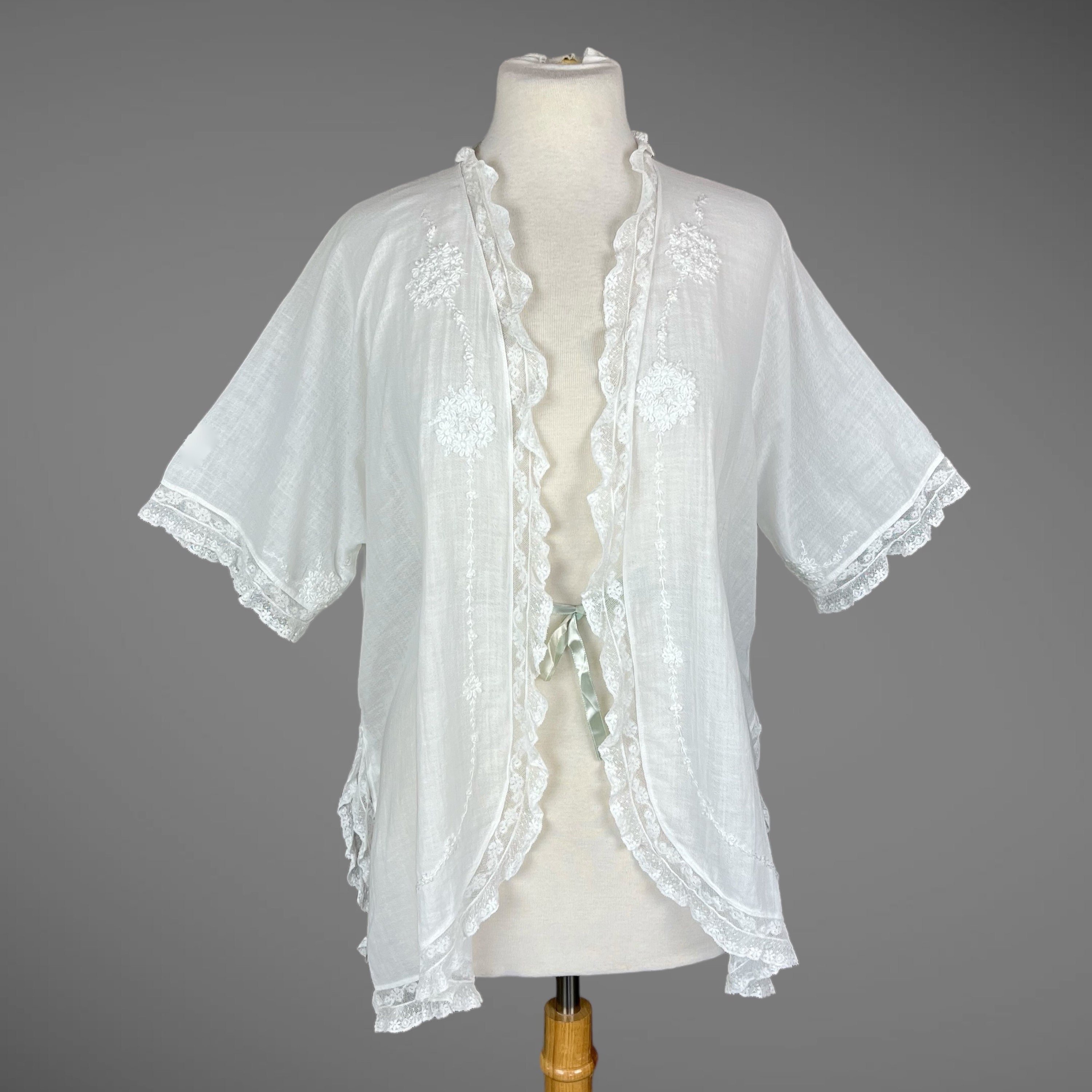 Vintage Edwardian Bed Jacket, Antique 1910s Combing Jacket, Lace 