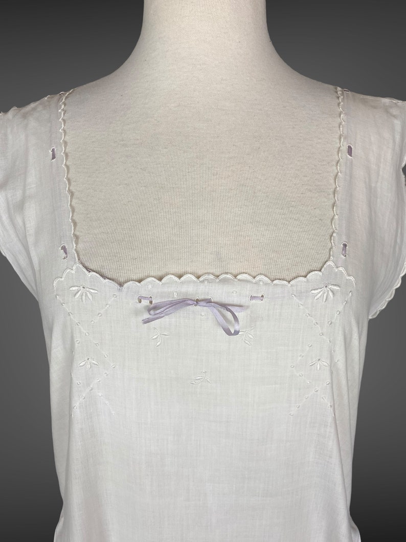 Edwardian Night Dress, Antique 1910s Nightgown, White Embroidered Cotton Nightwear w Purple Ribbon Tie, Made in France, S M image 8