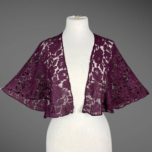 Vintage 1930s Plum Purple Lace Shawl Bolero, 30s Floral Lace Evening Wrap