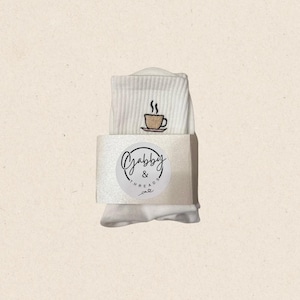 GRIP SOCKS - Calzini ricamati con motivo a tazza da caffè - antiscivolo, comodi e perfetti per gli amanti del caffè, Pilates, Yoga, Barre o Lagree