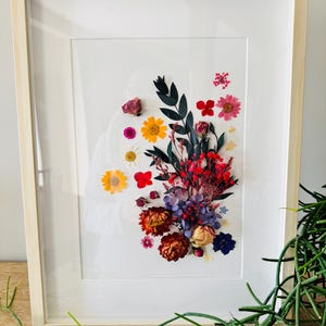 Arte murale con fiori secchi pressati | Dipinto di fiori secchi | Arredamento naturale per la casa | Regalo fatto a mano