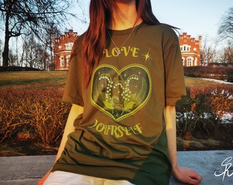 Unisex t-shirt "Love Yourself" / Printed Wearable art / Cotton / Daily affirmation / mental-wellbeing / Cottagecore / Wildflowers / Heart