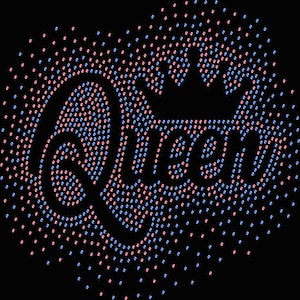 Puede incluir: Diseño gráfico negro con la palabra "Queen" en una fuente estilizada, coronada por una corona. La palabra y la corona están delineadas con pequeños puntos rosas y azules, creando un efecto brillante.