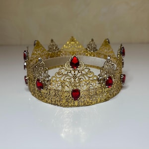 Gold men crown, king crown,gold red crown