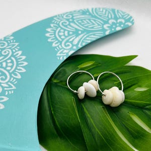 Hawaiianische Puka Muschel Ohrringe: Handgefertigt in Maui, Sterling Silber, 22 mm