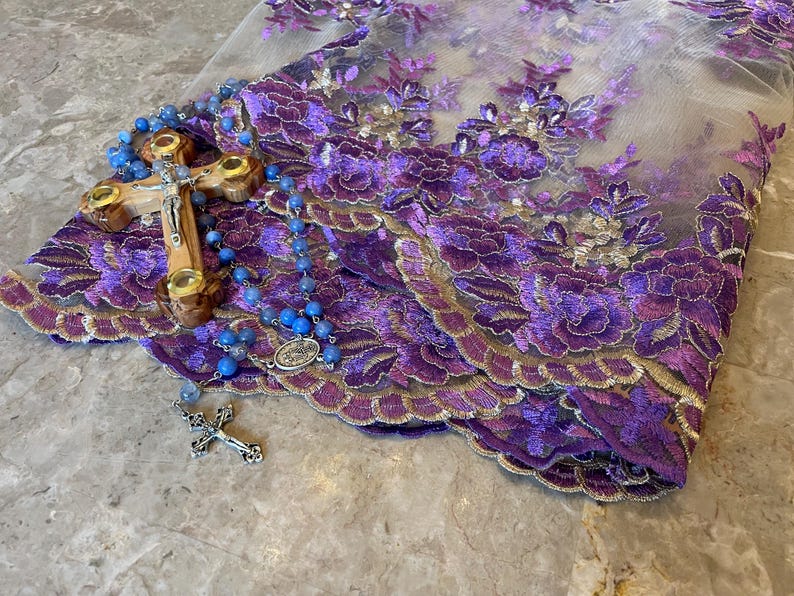Lila rosor oändlighetsslöja katolsk mässlöja fastan advent bild 5