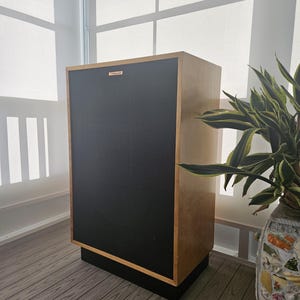 Speaker Stands - black elevation base - Klipsch Cornwall style