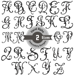 Może przedstawiać: Kolekcja czarnych haftowanych liter od A do Z w ozdobnej czcionce skryptowej. Centralna okrągła odznaka zawiera tekst Floral Alpha, 2 Sizes oraz Embroidery Designs, nakładając się na środek układu liter alfabetu.