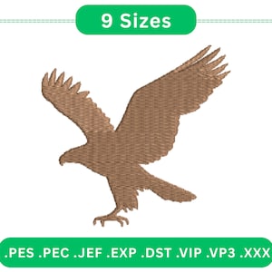 Peut inclure: Un aigle brodé marron en plein vol, ailes déployées. L'image comprend le texte "9 Tailles" dans un ovale vert et des extensions de type de fichier en bas. Ce motif est adapté aux projets de broderie.