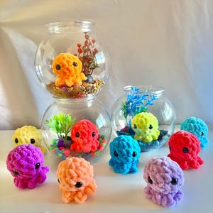 Crochet Baby Octopus with the plastic fishbowl I Desk Pet Decor I Unique Gift I Stress Free Fun Gift I Classroom Goodie Bag