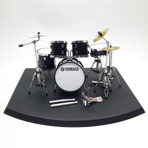 Miniature Drum Set Replica Drum Kit Yamaha with Stage for Birthday Gift Souvenir Instrument Music Display 1:12