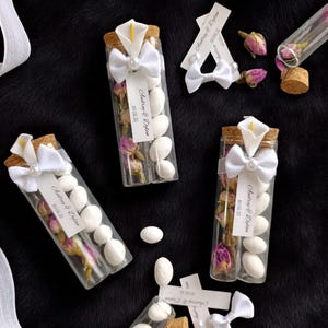 Bomboniere personalizzate in tubetti di vetro – Fiori secchi e confetti – Eleganti regali per gli ospiti