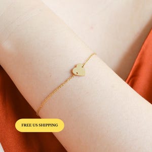 Alyssa heart charm bracelet, dainty heart bracelet, love bracelet, minimalist bracelet, gold heart bracelet, charm bracelet, tiny heart