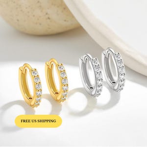 E173 Pave Huggie Hoop Ohrringe, Diamant Ohrringe, kleine Gold Hoop Ohrring, Minimalist Schmuck, Hochzeit Ohrring, Silber Creolen, Silber Ohrring