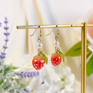 Strawberry earrings, fruit earrings, cute earrings, red earrings, dangle earrings, cute earrings, kawaii earrings, strawberry jewelry, E225