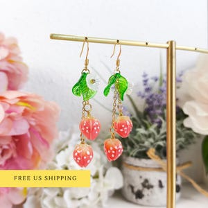 Cute strawberry dangle earring, flower earring, strawberry earrings, cute earrings, dangle earrings, fruit earrings, strawberry jewelry E246