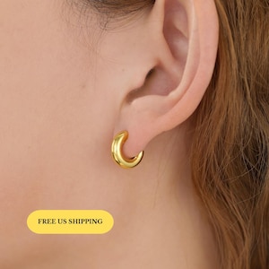 E063 Chunky Gold Hoop Earrings, thick huggie hoop earrings, Minimalist Huggie Hoop, Small Thick Hoop, Trendy Everyday Earrings, Gift for Her