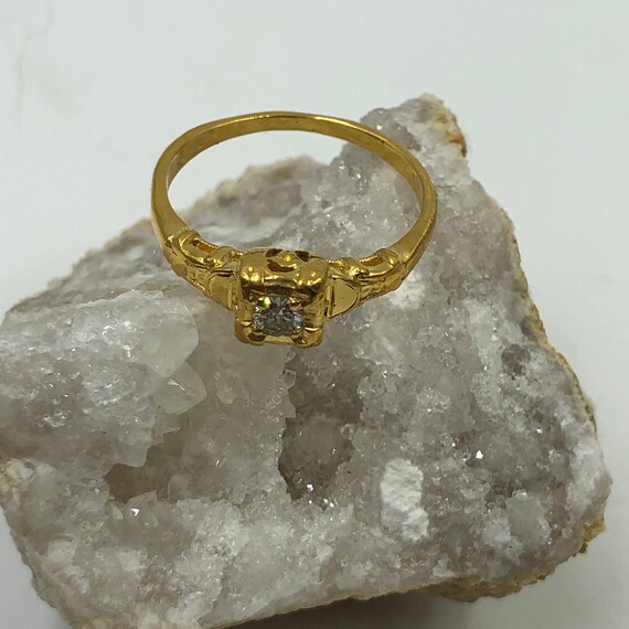 Vintage 14K Yellow Gold & Diamond ring Size 6 - image 2