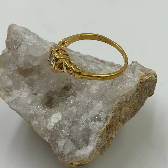 Vintage 14K Yellow Gold & Diamond ring Size 6 - image 3