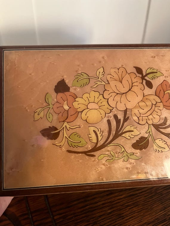 Italian Sorrento Floral Inlaid Musical Jewelry Box, plays Edelweiss, Vintage View 6