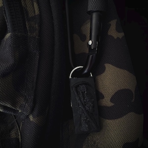 Scythe Blvck & Slvr Screw Lock Zipper Pull