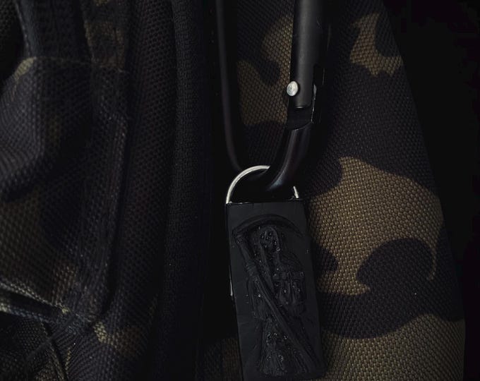 Scythe Blvck & Slvr Screw Lock Zipper Pull