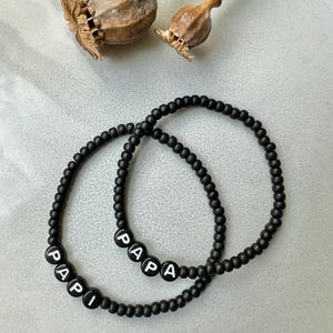 Pulsera de perlas para el Día del Padre: Papá | Papá | Texto deseado | cuentas de vidrio | Pulsera | Negro | Regalo | El mejor papá