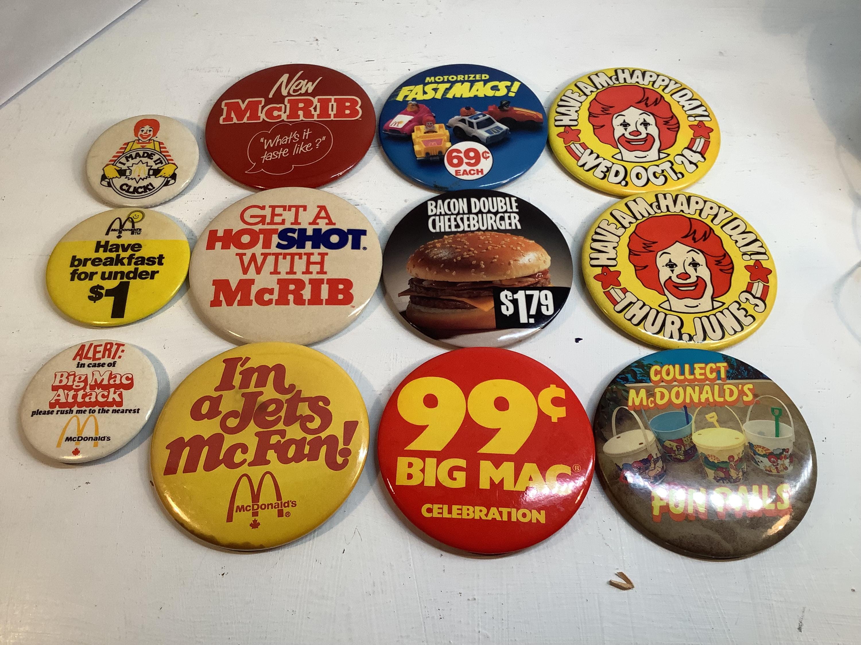 Lot D'Épingles Vintage Publicitaires – Occasion, Quelques Attaches Manquantes