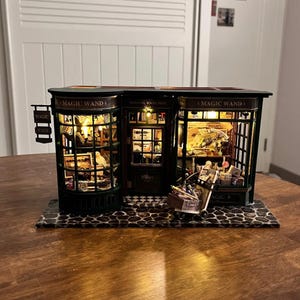 Miniatur Zauberstab Shop | DIY 3D Holzpuzzle | Dekorative Buchstützen & Regal Diorama