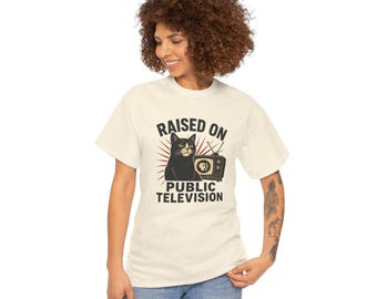 T-shirt de télévision publique de chat | Illustration de chat rétro TV | Les bénéfices sont reversés à PBS