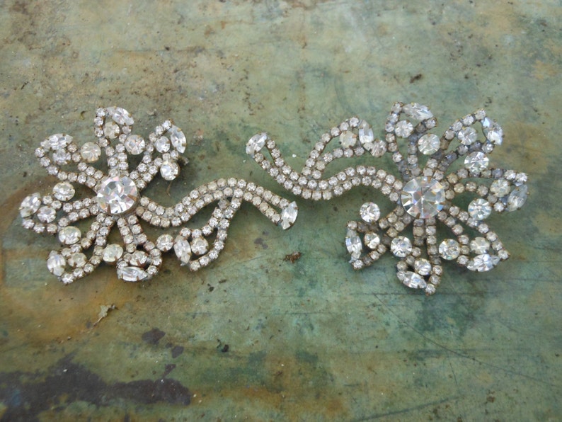 Vintage jewelry finding rhinestone flower brooch pair image 2