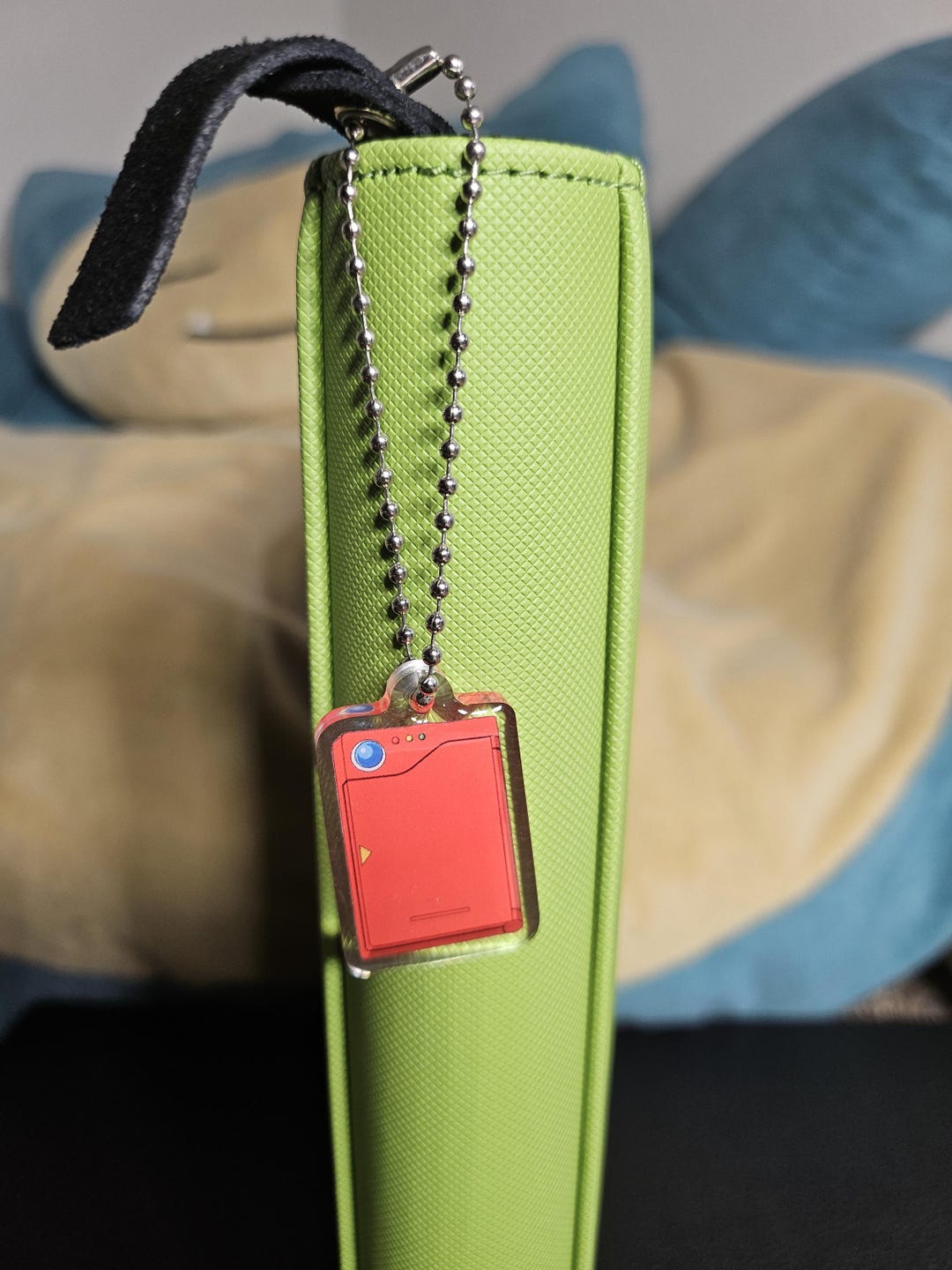 Pokemon - Pokedex - Binder Keychain - Etsy