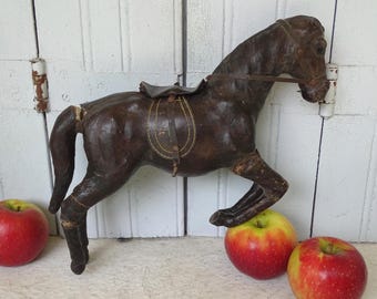 革製の馬 / 馬の置物 / カラー: ダークブラウン / リアルで本格的