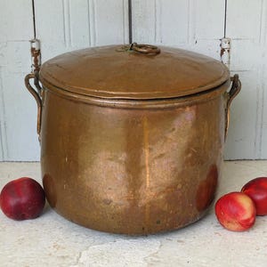 12.2&quot; French Antique Copper Cauldron with Lid, Copper Cooking Pot, 18th Century Kitchen Decor, Chateau Kitchen, Rustic Country Farmhouse